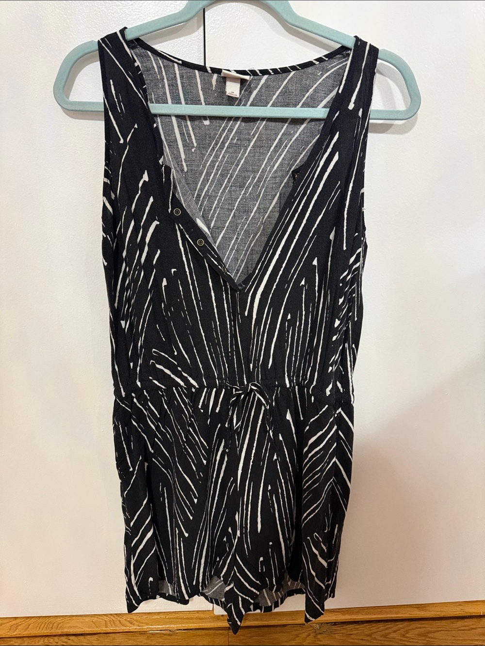 Merona Black and White Sleeveless V-Neck Romper
